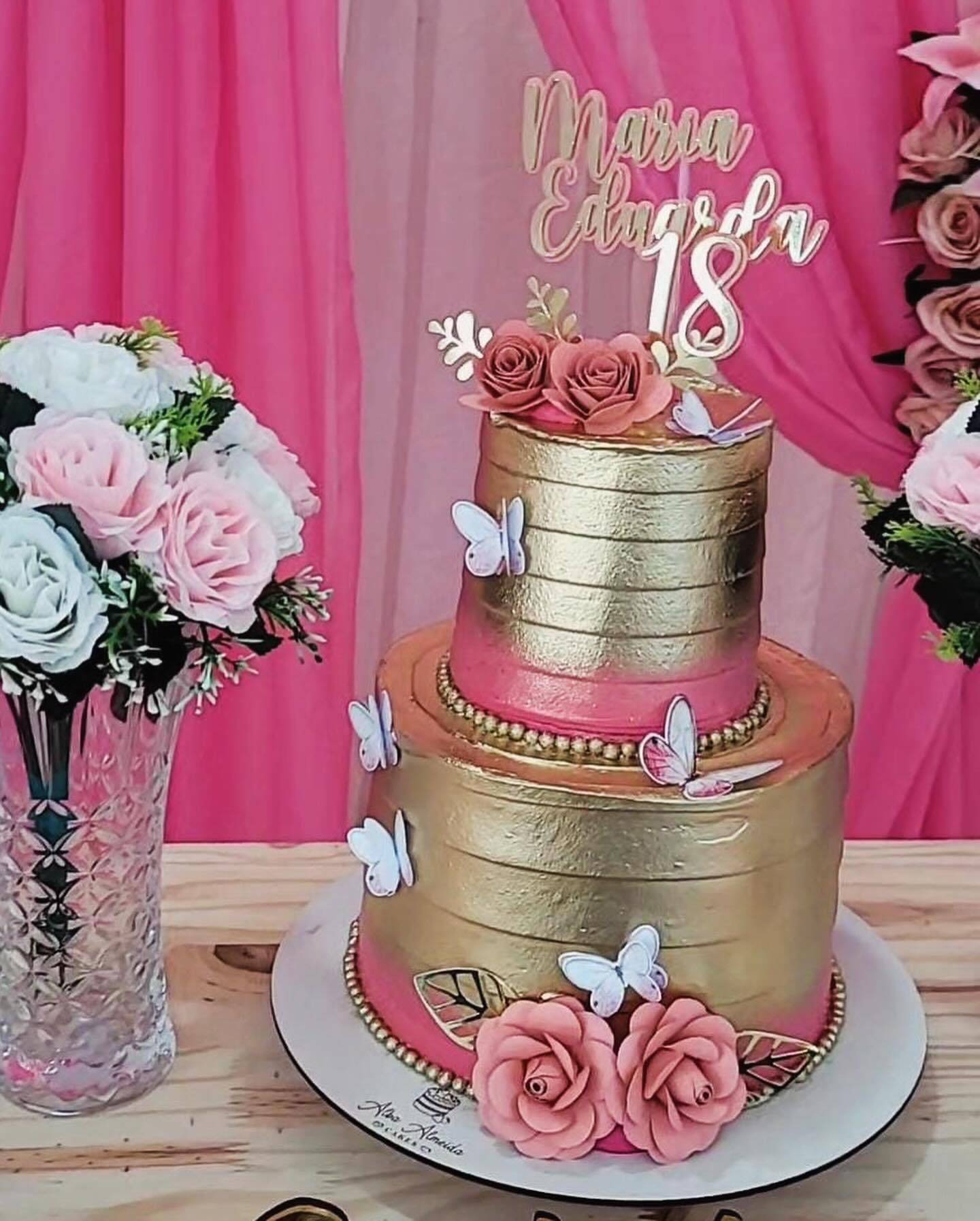 Outro bolo de andares da Dona Alba