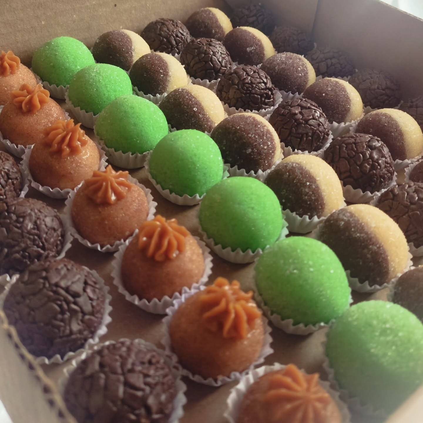 Outro brigadeiros e doces da Dona Alba