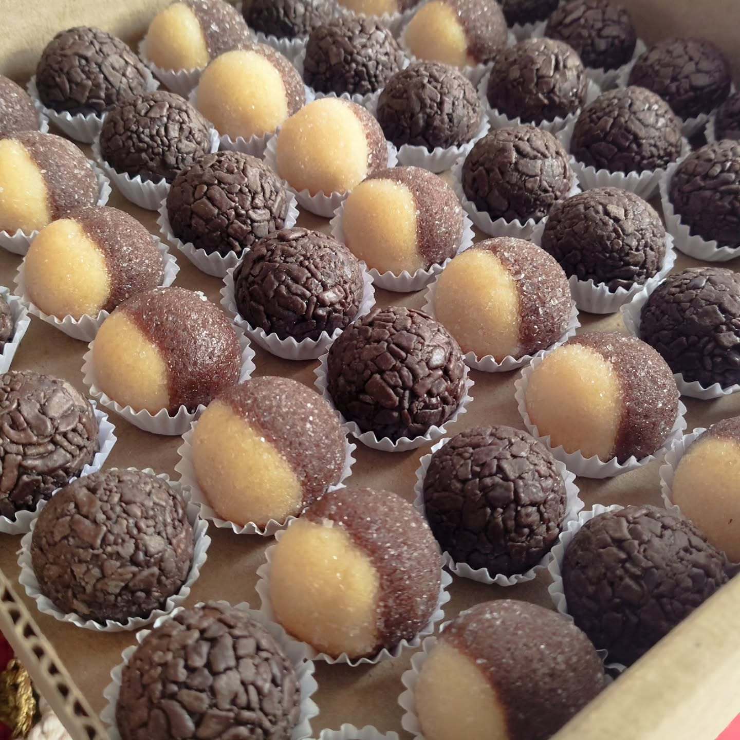 Brigadeiros e doces feito pela Dona Alba em Recife