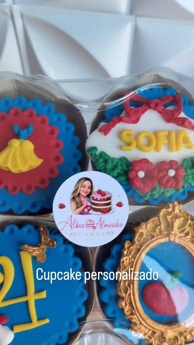 Outro cupcakes personalizados da Dona Alba